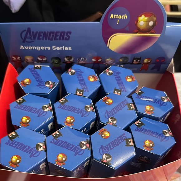 Avengers Series Collectible Figures - Picture 1 of 2
